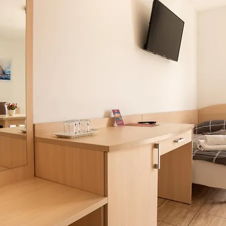 Bed & Breakfast Aneta 3*