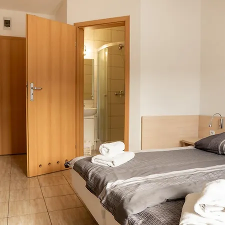 Aneta Bed & Breakfast 3*