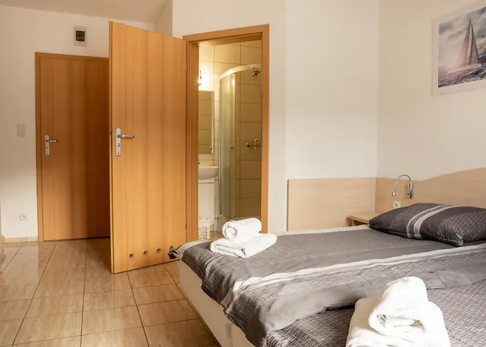 Aneta Bed & Breakfast 3*